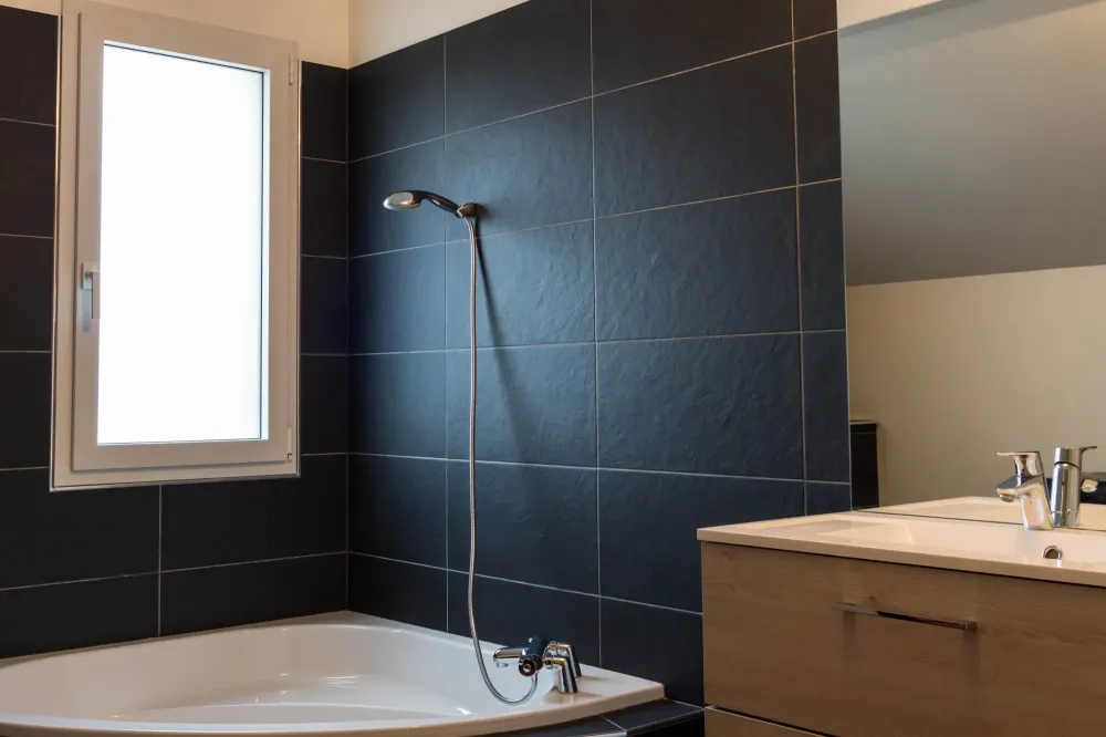 Salle de bain près de Frébuans